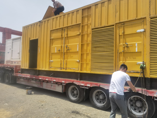 渝中除了负载情况和发动机维护,还有哪些因素会影响 200kw 柴油发电机的油耗?