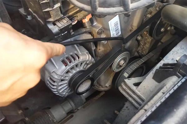 渝中转速传感器的工作原理是什么？