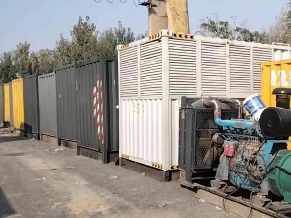 渝中200KW柴油发电机机组每小时油耗是多少?